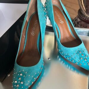 Boutique 9 Turquoise Studded Women's Shoes never worn